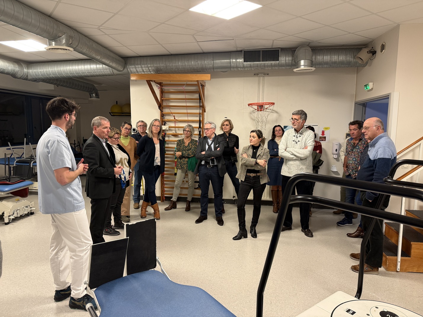 Group tour inside physical therapy rehabilitation room